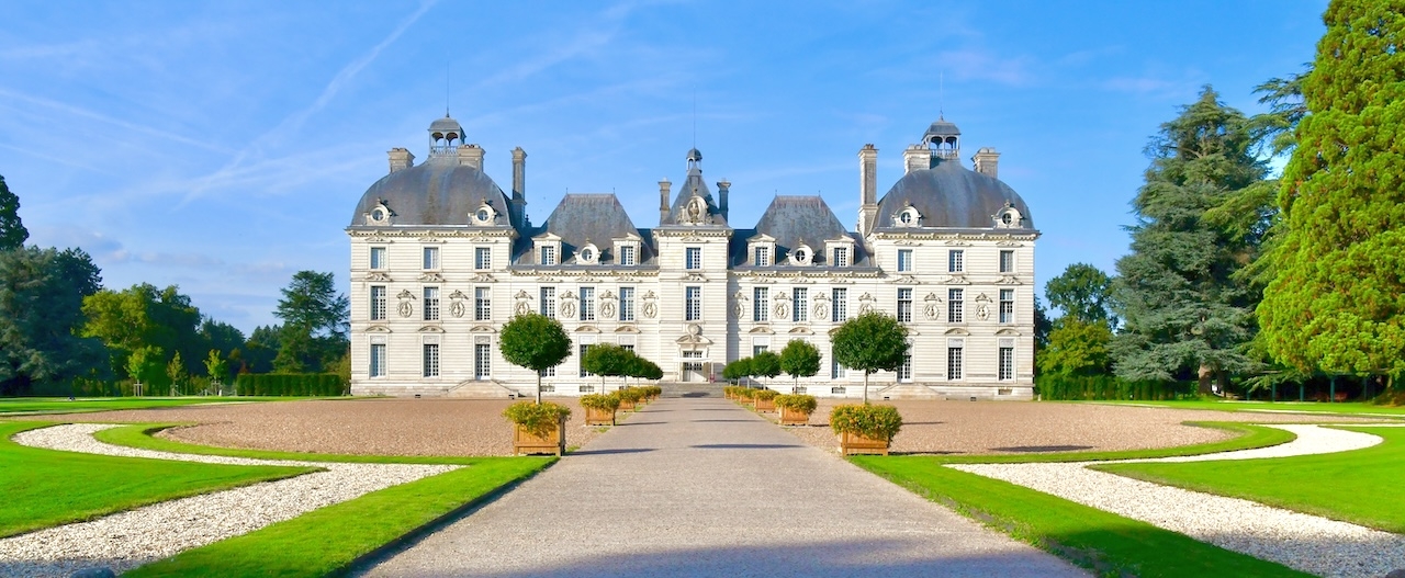 Welcome to the Château de Cheverny in the Loire valley!